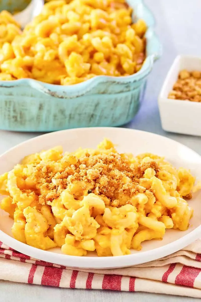 Baked Mac and Cheese with Bread Crumbs