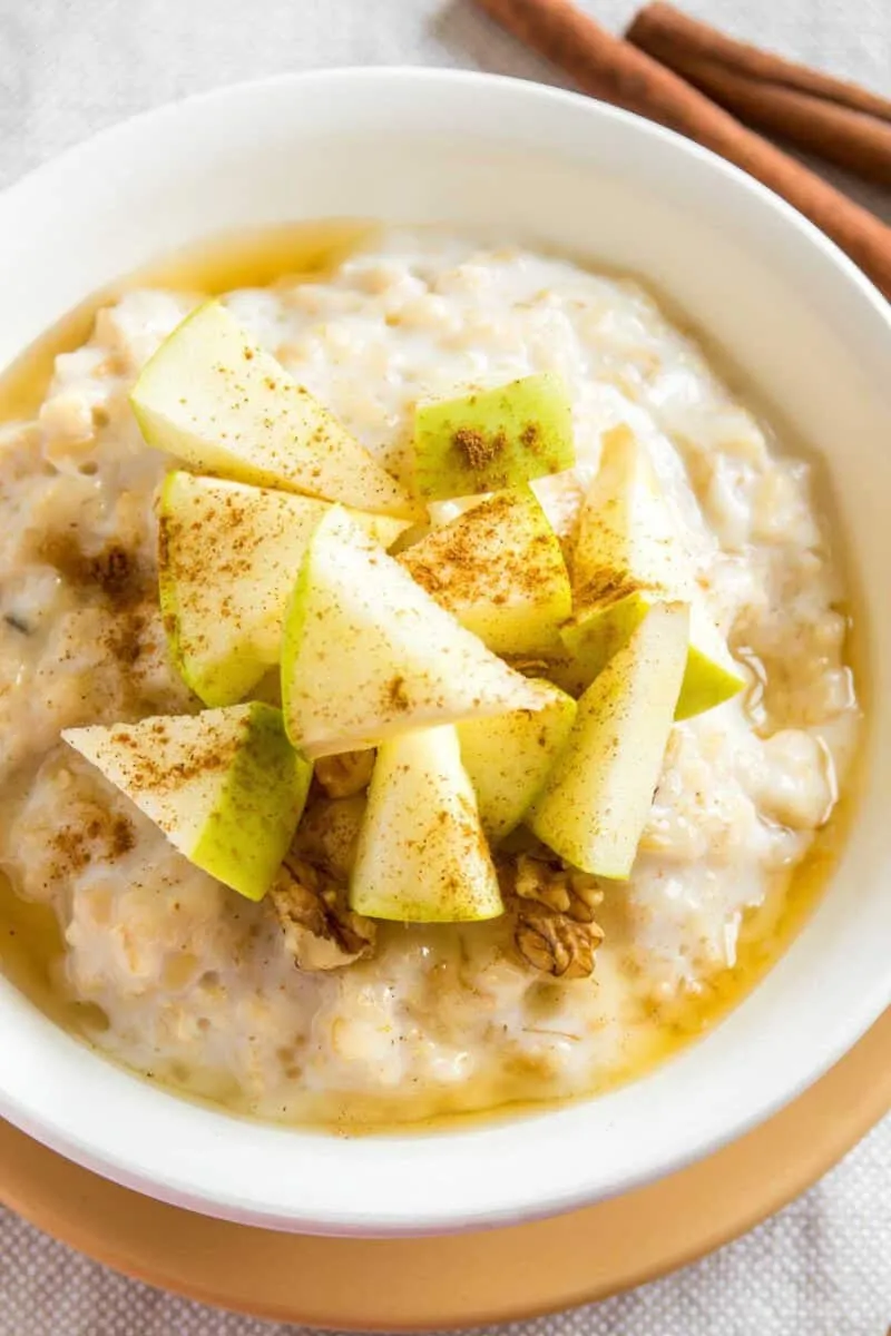 Apple Cinnamon Oatmeal for a Crowd